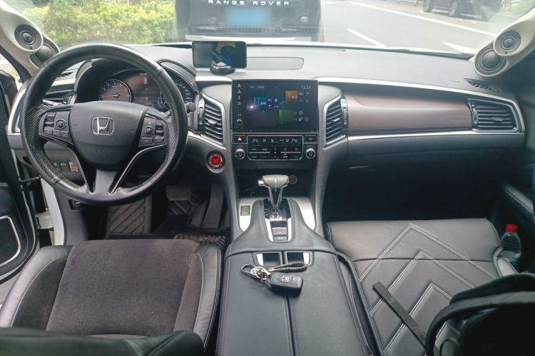 Used Honda Avancier 2017 240TURBO Two-Wheel Drive Elite Edition Center Console
