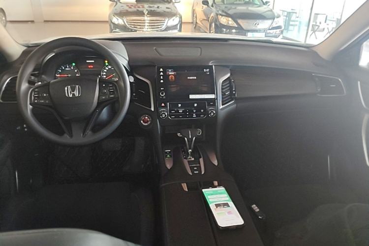 Used Honda Avancier 2017 240TURBO Two-Wheel Drive Elite Edition Center Console
