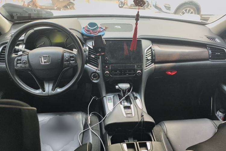 Used Honda Avancier 2017 240TURBO Two-Wheel Drive Luxury Edition Center Console