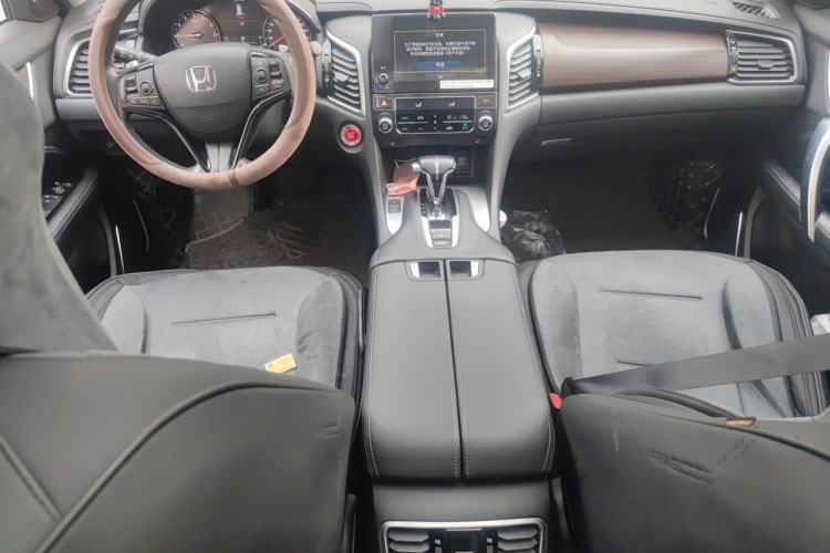 Used Honda Avancier 2017 240TURBO Two-Wheel Drive Luxury Edition Center Console