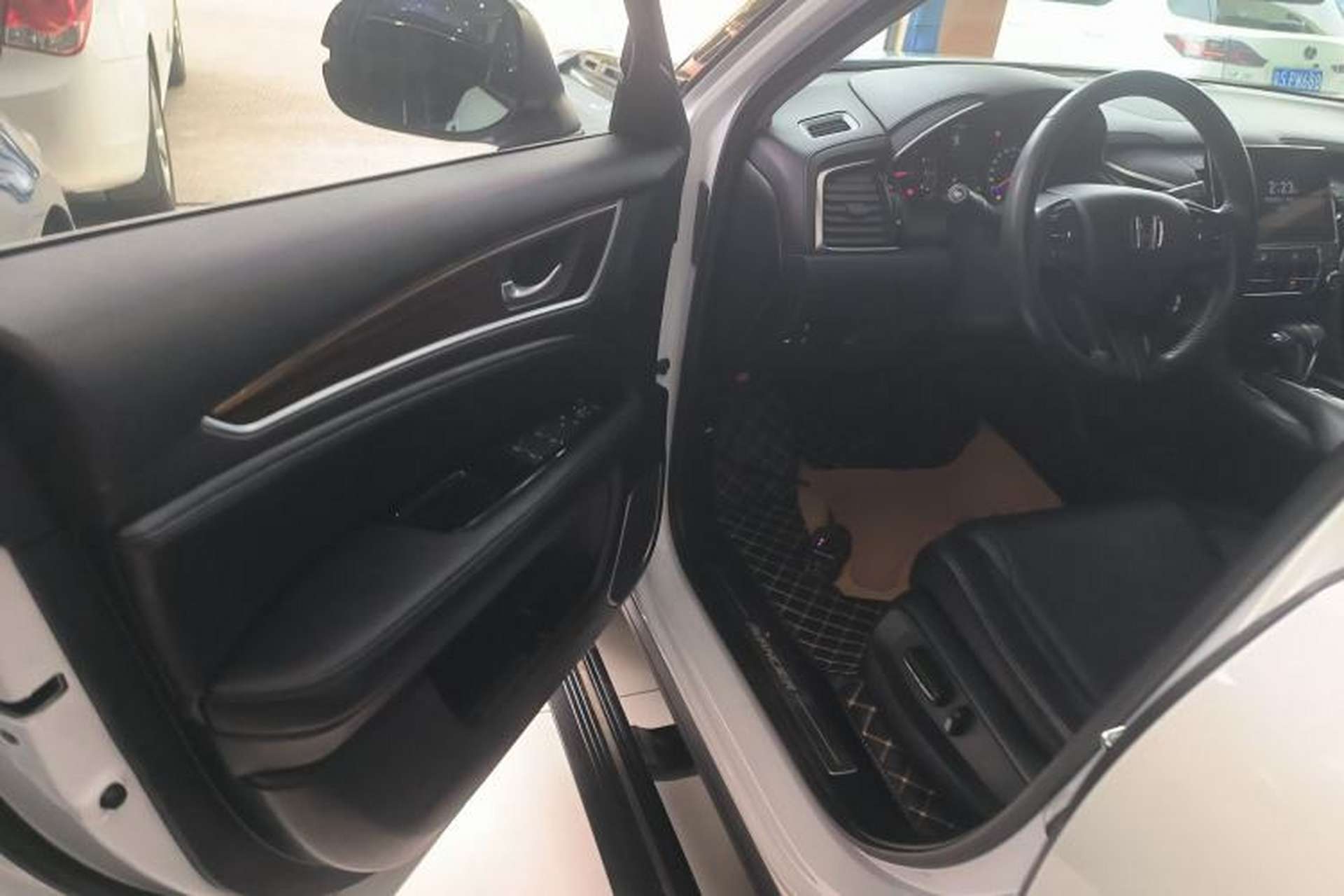 Used Honda Avancier 2017 240TURBO Two-Wheel Drive Premium Edition Driver Seat