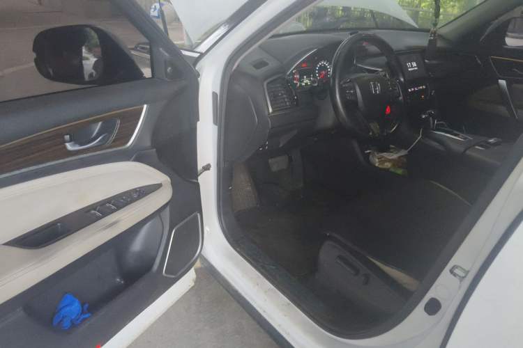 Used Honda Avancier 2017 240TURBO Two-Wheel Drive Premium Edition Driver Seat