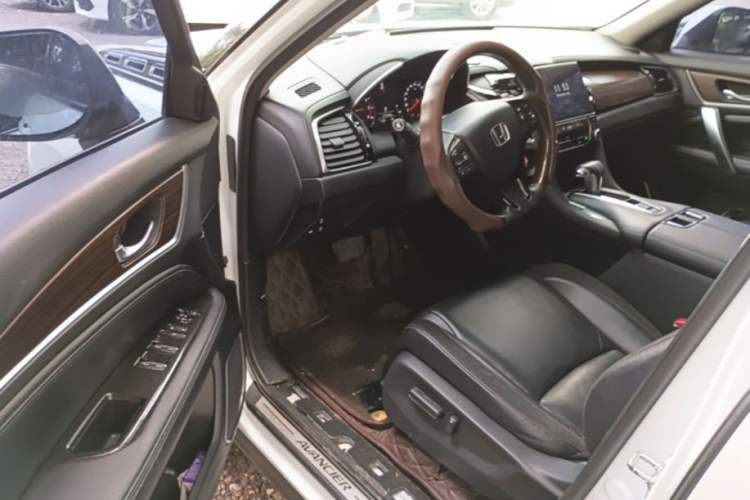 Used Honda Avancier 2017 240TURBO Two-Wheel Drive Premium Edition Driver Seat