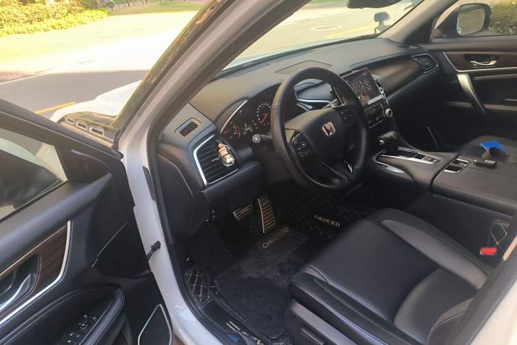 Used Honda Avancier 2017 240TURBO Two-Wheel Drive Premium Edition Driver Seat