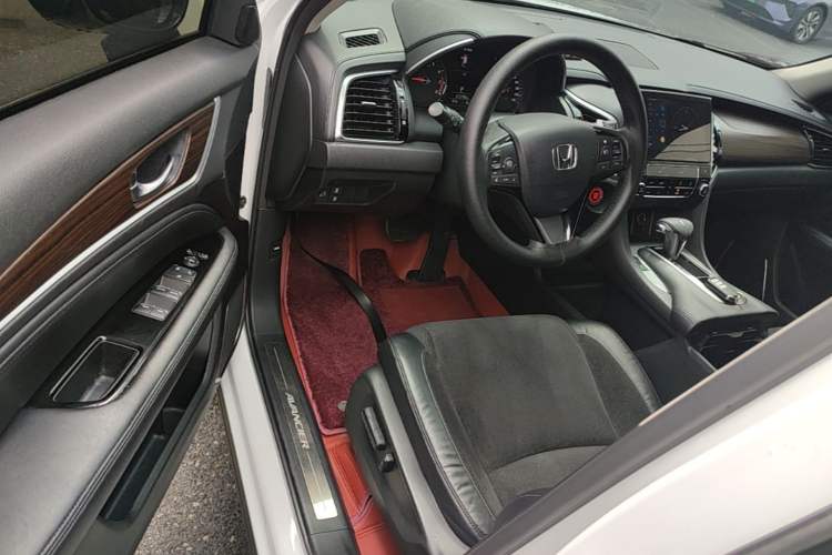 Used Honda Avancier 2017 240TURBO Two-Wheel Drive Elite Edition Driver Seat