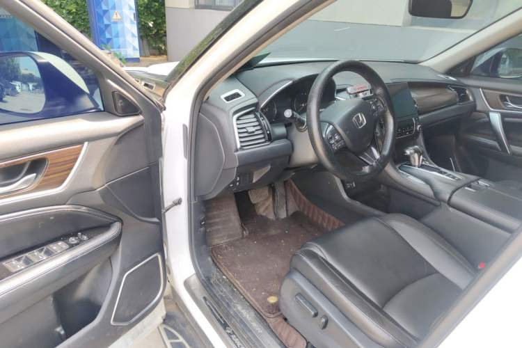Used Honda Avancier 2017 240TURBO Two-Wheel Drive Premium Edition Driver Seat