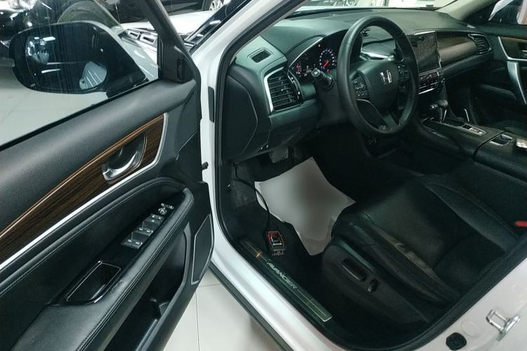 Used Honda Avancier 2017 240TURBO Two-Wheel Drive Premium Edition Driver Seat