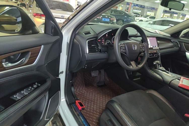 Used Honda Avancier 2017 240TURBO Two-Wheel Drive Elite Edition Driver Seat