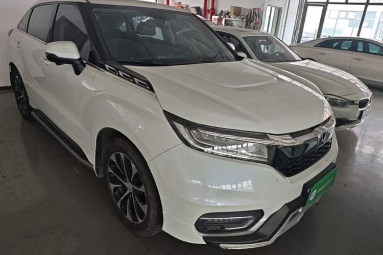 Used Honda Avancier 2017 240TURBO Two-Wheel Drive Premium Edition Front Right 45 Deg