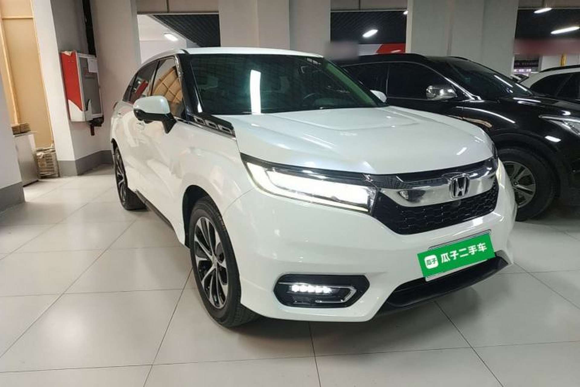 Used Honda Avancier 2017 240TURBO Two-Wheel Drive Premium Edition Front Right 45 Deg