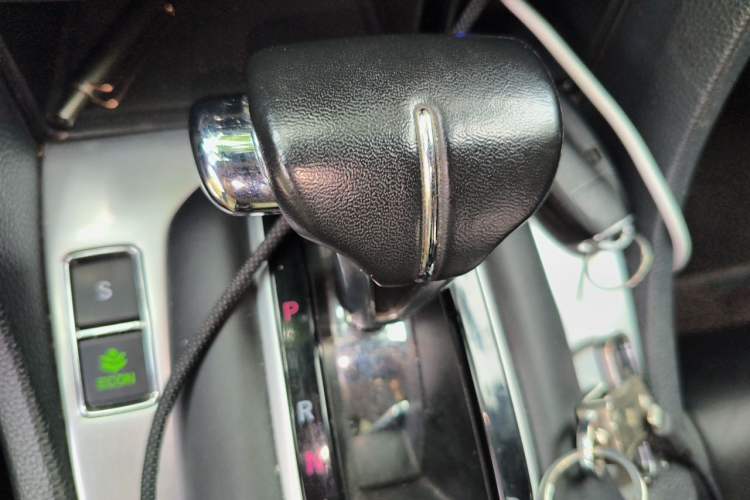 Used Honda Avancier 2017 240TURBO Two-Wheel Drive Premium Edition Gear Lever