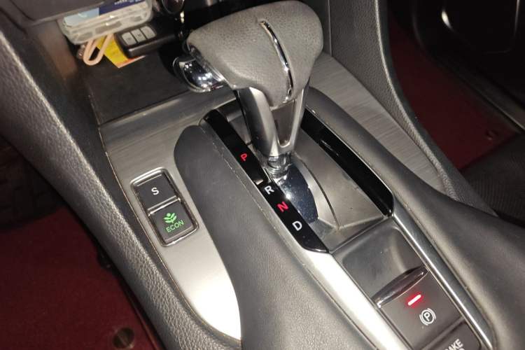Used Honda Avancier 2017 240TURBO Two-Wheel Drive Elite Edition Gear Lever