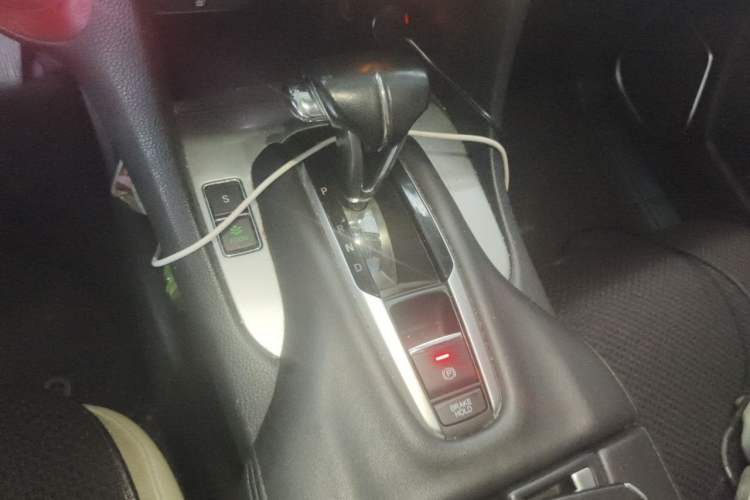 Used Honda Avancier 2017 240TURBO Two-Wheel Drive Premium Edition Gear Lever