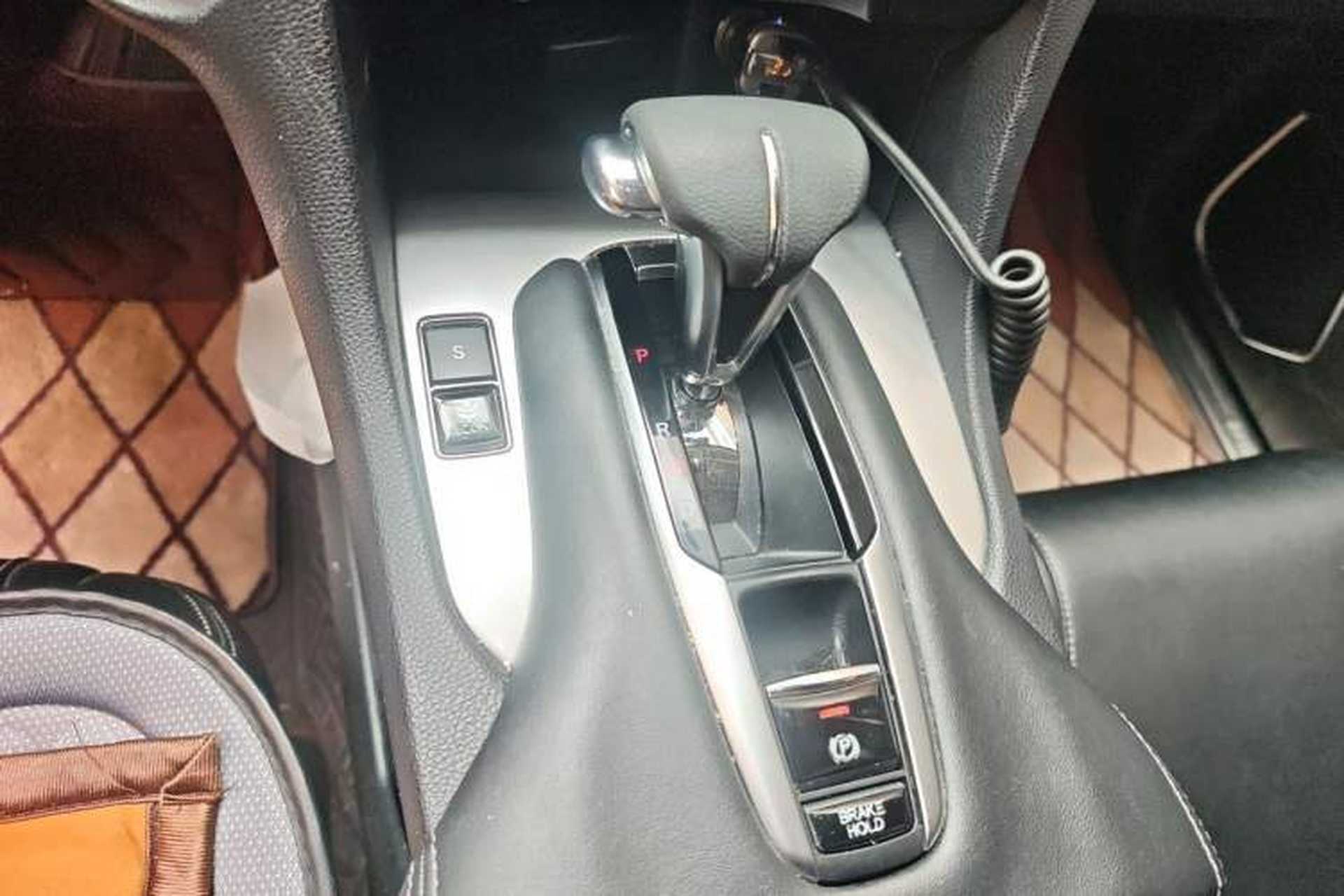 Used Honda Avancier 2017 240TURBO Two-Wheel Drive Elite Edition Gear Lever