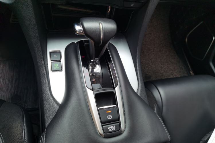 Used Honda Avancier 2017 240TURBO Two-Wheel Drive Premium Edition Gear Lever