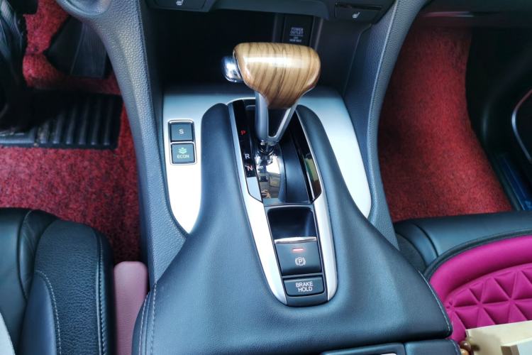 Used Honda Avancier 2017 240TURBO Two-Wheel Drive Premium Edition Gear Lever