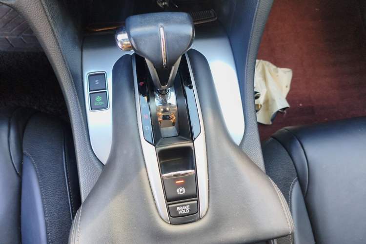 Used Honda Avancier 2017 240TURBO Two-Wheel Drive Premium Edition Gear Lever