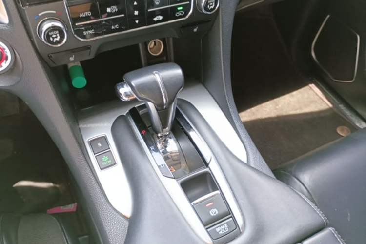 Used Honda Avancier 2017 240TURBO Two-Wheel Drive Premium Edition Gear Lever
