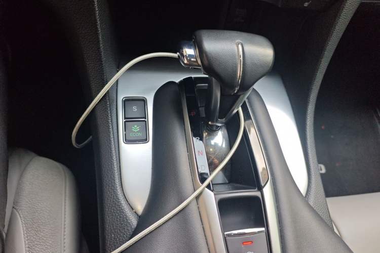 Used Honda Avancier 2017 240TURBO Two-Wheel Drive Premium Edition Gear Lever