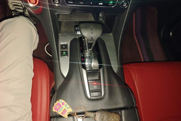 Used Honda Avancier 2017 240TURBO Two-Wheel Drive Elite Edition Gear Lever