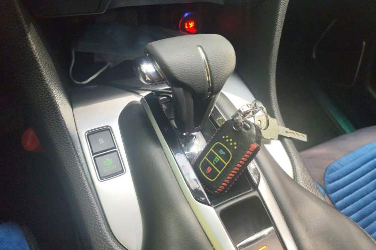 Used Honda Avancier 2017 240TURBO Two-Wheel Drive Elite Edition Gear Lever