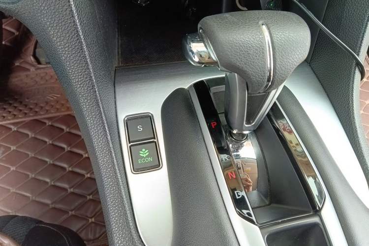 Used Honda Avancier 2017 240TURBO Two-Wheel Drive Elite Edition Gear Lever