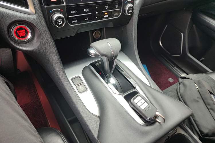 Used Honda Avancier 2017 240TURBO Two-Wheel Drive Elite Edition Gear Lever