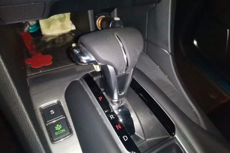 Used Honda Avancier 2017 240TURBO Two-Wheel Drive Elite Edition Gear Lever
