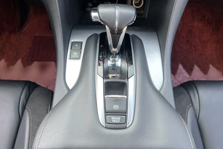 Used Honda Avancier 2017 240TURBO Two-Wheel Drive Premium Edition Gear Lever