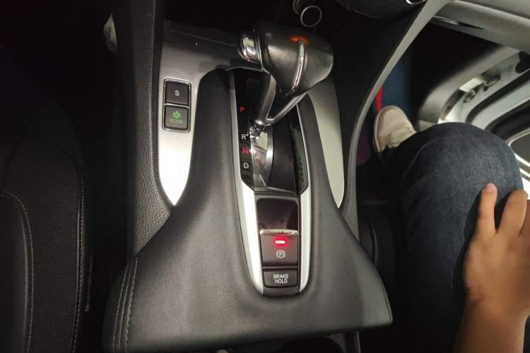 Used Honda Avancier 2017 240TURBO Two-Wheel Drive Comfort Version Gear Lever