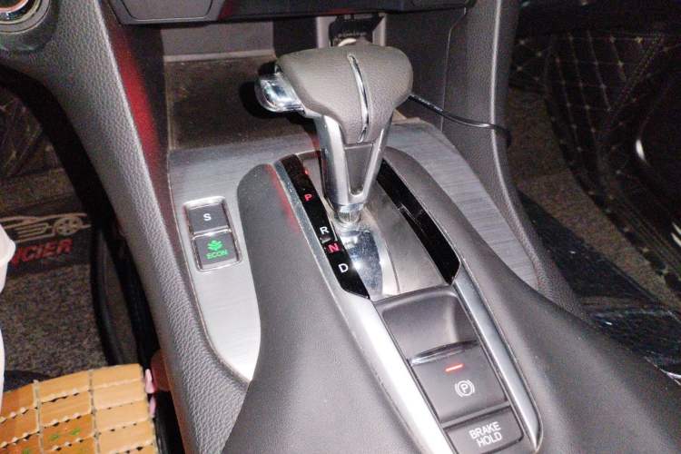 Used Honda Avancier 2017 240TURBO Two-Wheel Drive Elite Edition Gear Lever