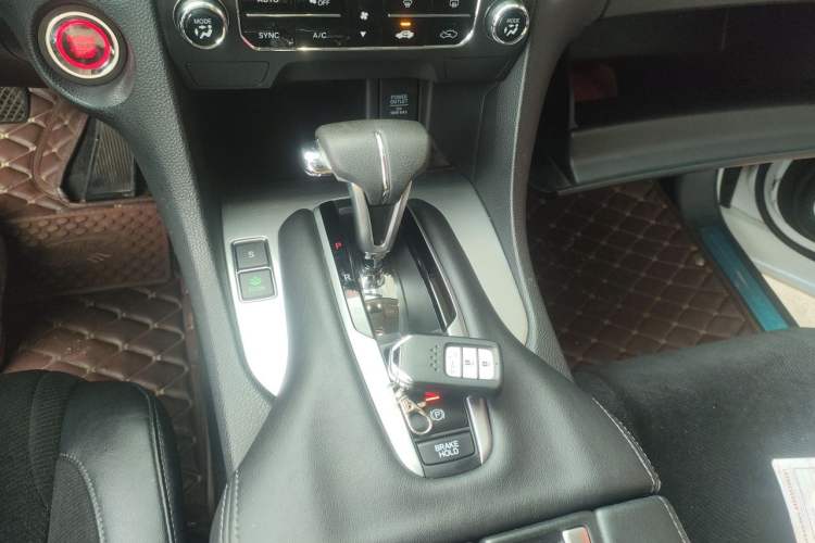 Used Honda Avancier 2017 240TURBO Two-Wheel Drive Elite Edition Gear Lever