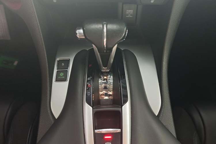 Used Honda Avancier 2017 240TURBO Two-Wheel Drive Premium Edition Gear Lever