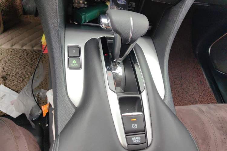 Used Honda Avancier 2017 240TURBO Two-Wheel Drive Elite Edition Gear Lever