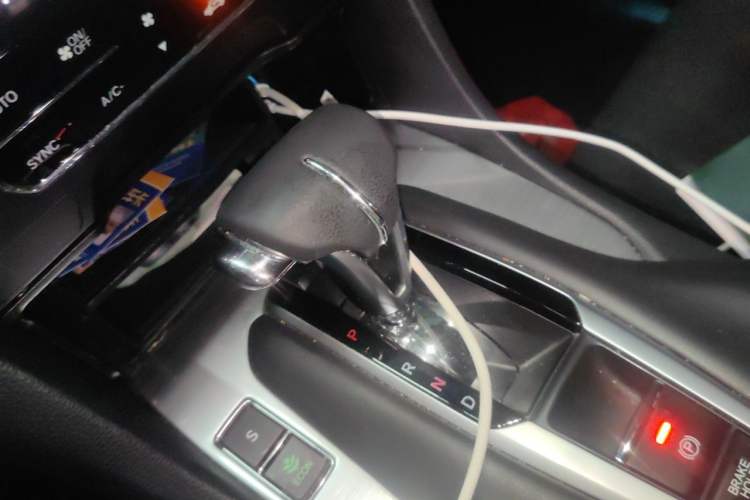 Used Honda Avancier 2017 240TURBO Two-Wheel Drive Elite Edition Gear Lever