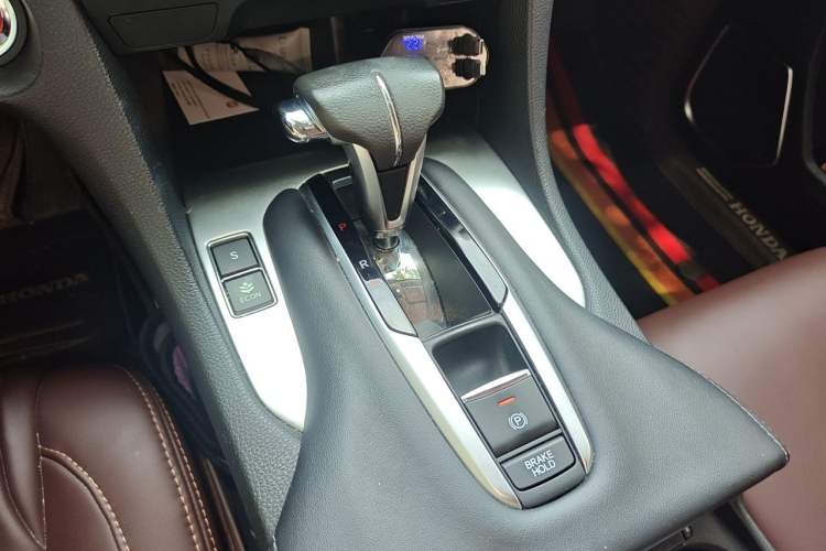 Used Honda Avancier 2017 240TURBO Two-Wheel Drive Elite Edition Gear Lever