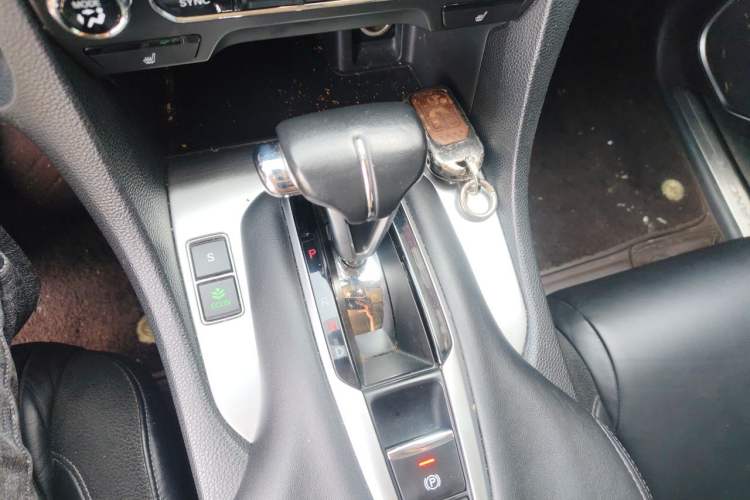 Used Honda Avancier 2017 240TURBO Two-Wheel Drive Premium Edition Gear Lever