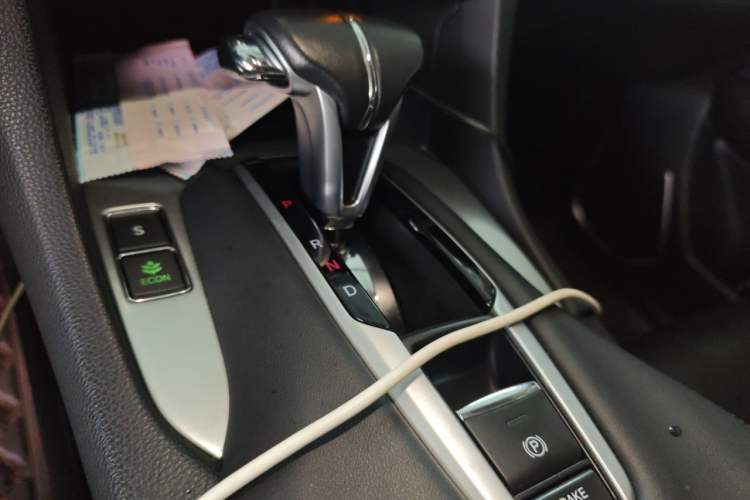 Used Honda Avancier 2017 240TURBO Two-Wheel Drive Premium Edition Gear Lever