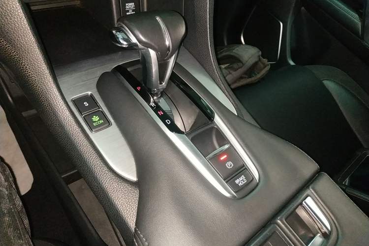 Used Honda Avancier 2017 240TURBO Two-Wheel Drive Premium Edition Gear Lever