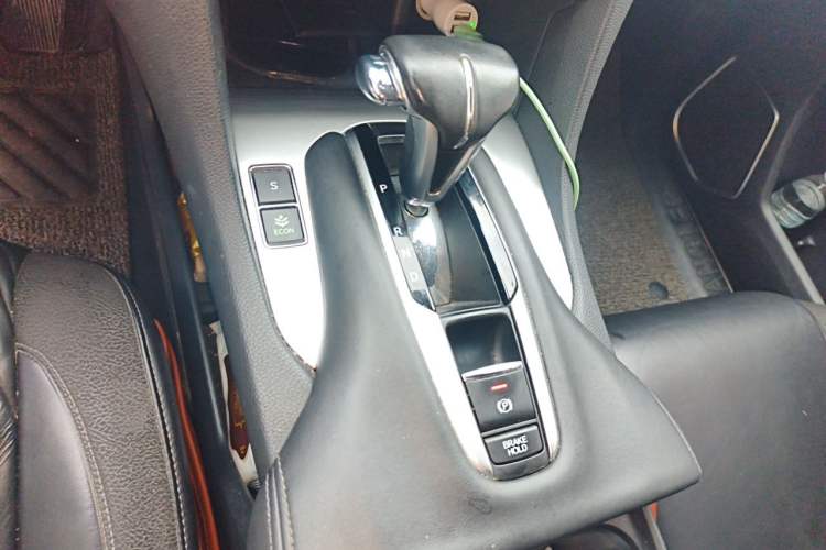 Used Honda Avancier 2017 240TURBO Two-Wheel Drive Premium Edition Gear Lever
