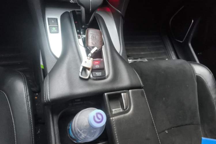 Used Honda Avancier 2017 240TURBO Two-Wheel Drive Elite Edition Gear Lever