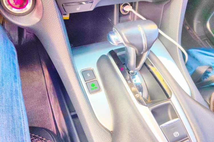 Used Honda Avancier 2017 240TURBO Two-Wheel Drive Premium Edition Gear Lever
