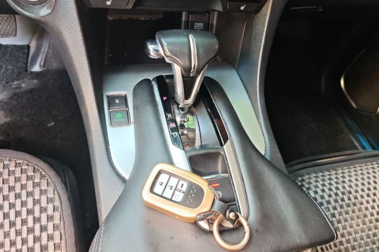 Used Honda Avancier 2017 240TURBO Two-Wheel Drive Premium Edition Gear Lever