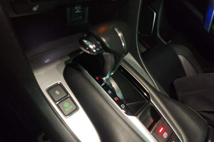 Used Honda Avancier 2017 240TURBO Two-Wheel Drive Premium Edition Gear Lever