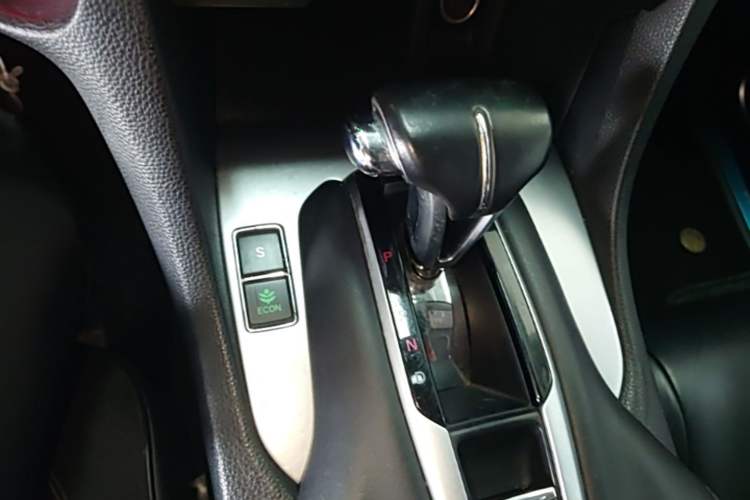 Used Honda Avancier 2017 240TURBO Two-Wheel Drive Comfort Version Gear Lever