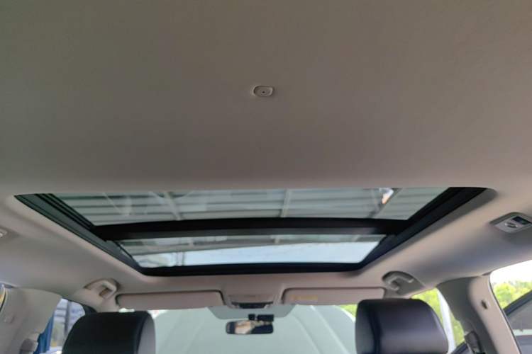 Used Honda Avancier 2017 240TURBO Two-Wheel Drive Comfort Version Headliner