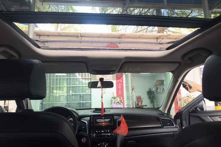 Used Honda Avancier 2017 240TURBO Two-Wheel Drive Comfort Version Headliner
