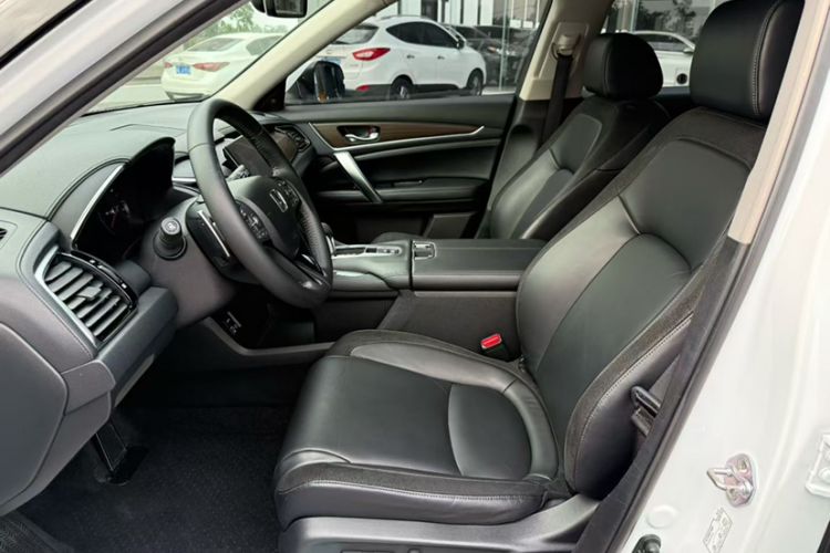 Used Honda Avancier 2017 240TURBO Two-Wheel Drive Premium Edition Interior 1