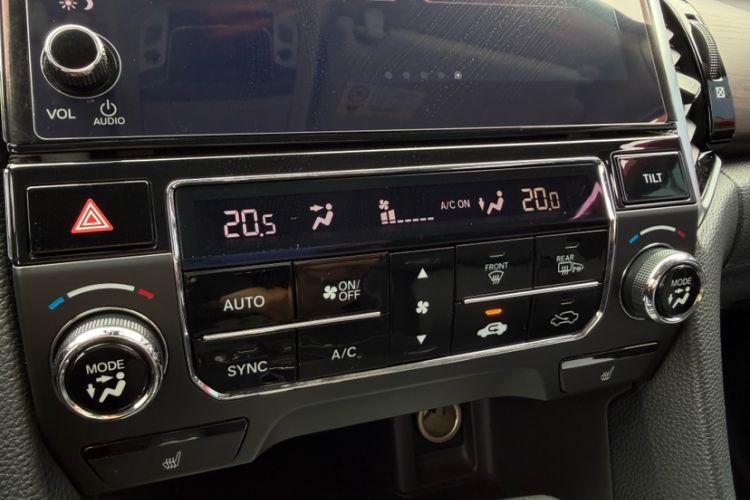 Used Honda Avancier 2017 240TURBO Two-Wheel Drive Premium Edition Interior 1