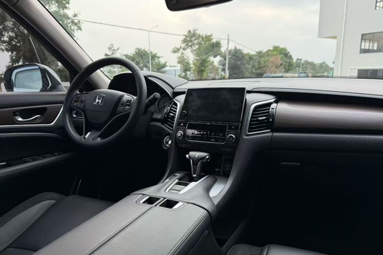 Used Honda Avancier 2017 240TURBO Two-Wheel Drive Premium Edition Interior 2